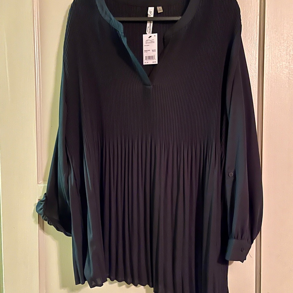NY Collection Black Pleated Top